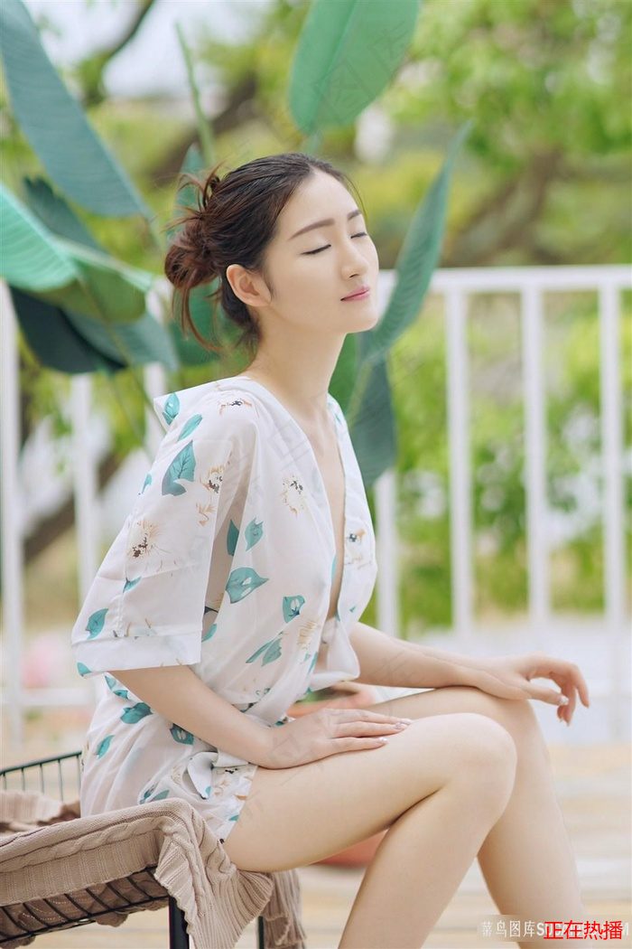【少女嗶哩嗶哩高清在線觀看 · 中國轟炸機 · 年輕的領居3在線觀看】高清完整版