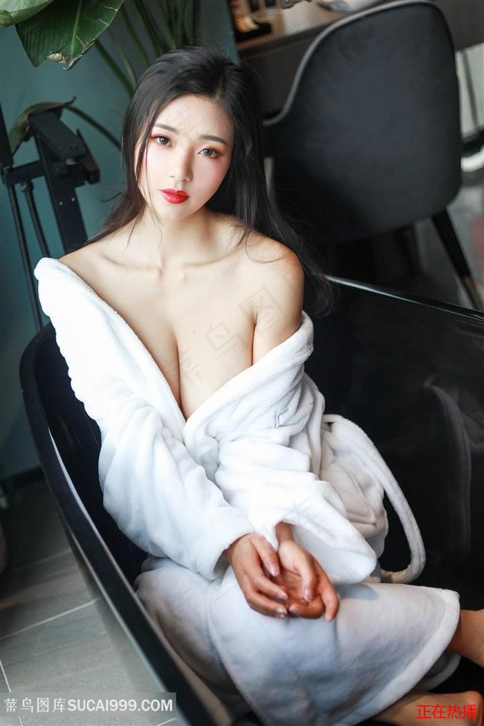 綠色椅子未刪減版 · 我要看馬桶人 熱門視頻